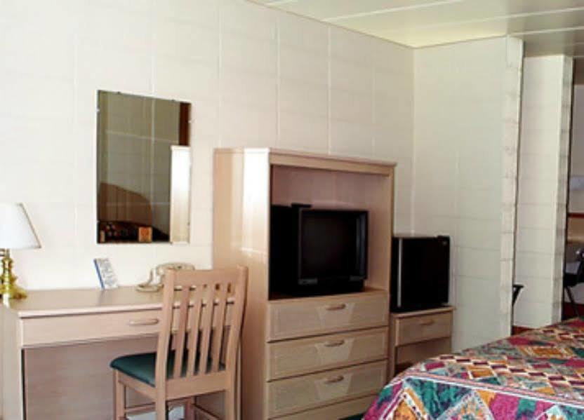 Indian Trail Motel วิสคอนซินเดลส์ ภายนอก รูปภาพ