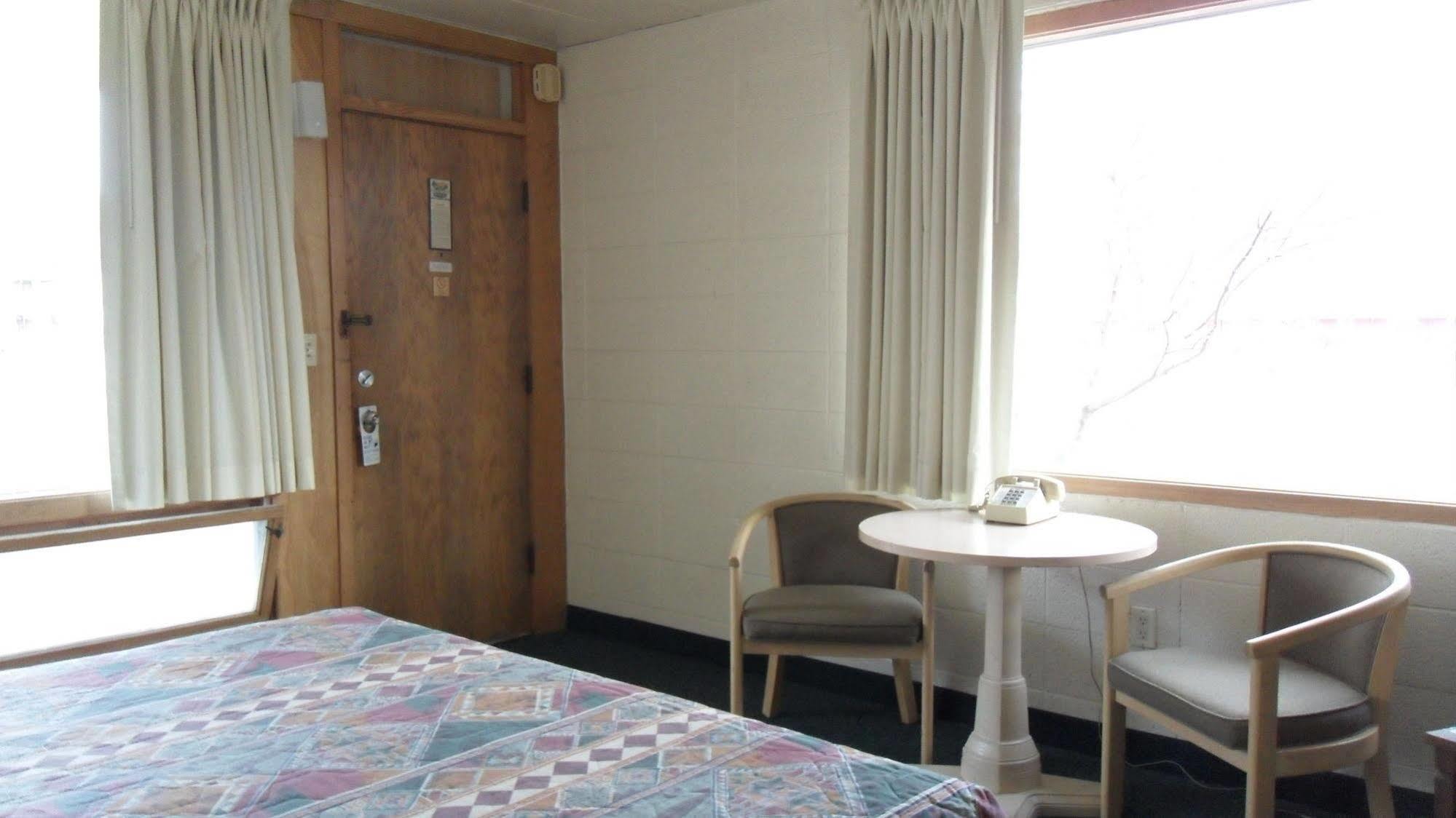 Indian Trail Motel วิสคอนซินเดลส์ ภายนอก รูปภาพ