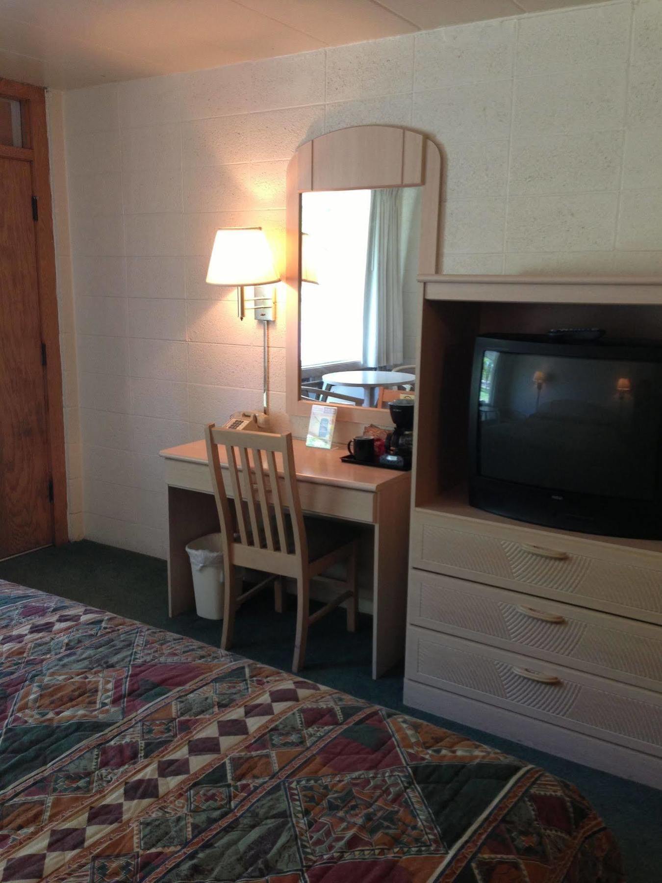 Indian Trail Motel วิสคอนซินเดลส์ ภายนอก รูปภาพ