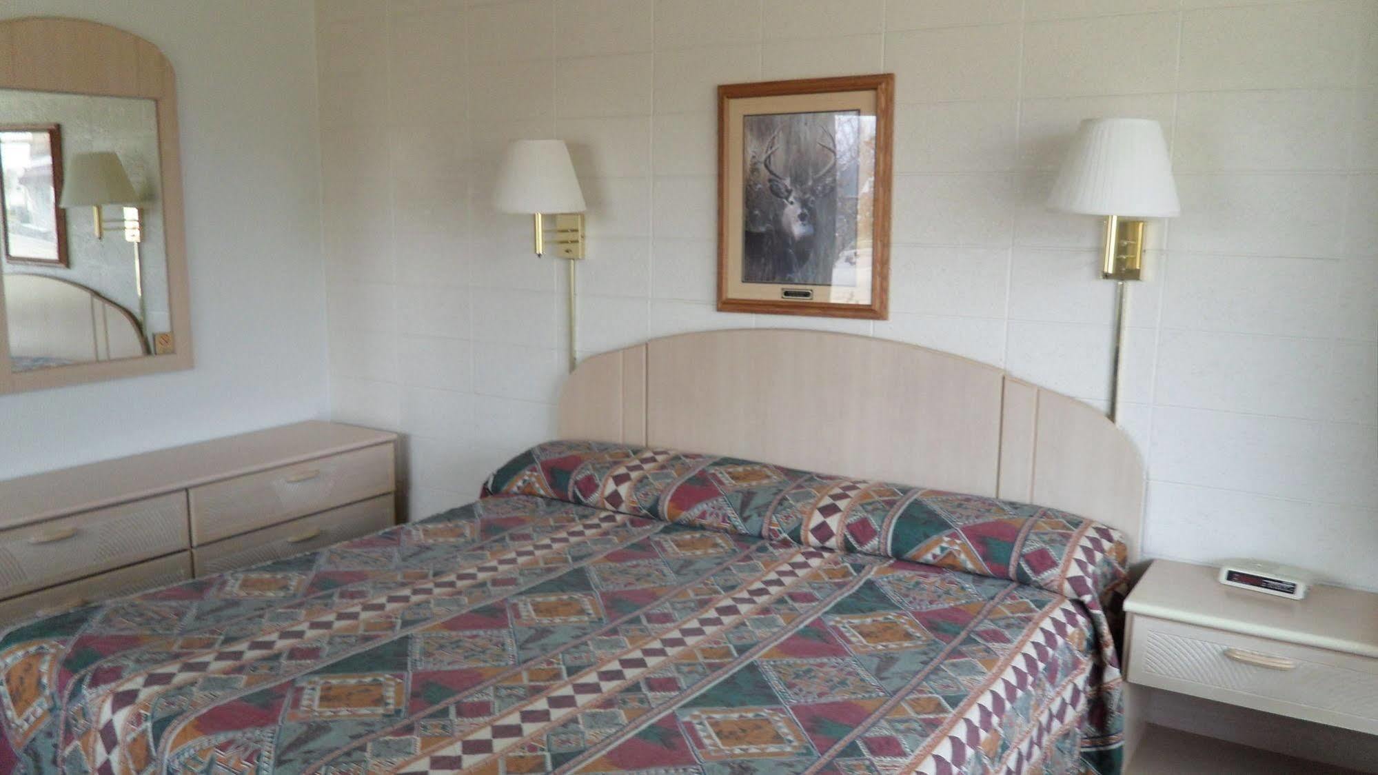 Indian Trail Motel วิสคอนซินเดลส์ ภายนอก รูปภาพ
